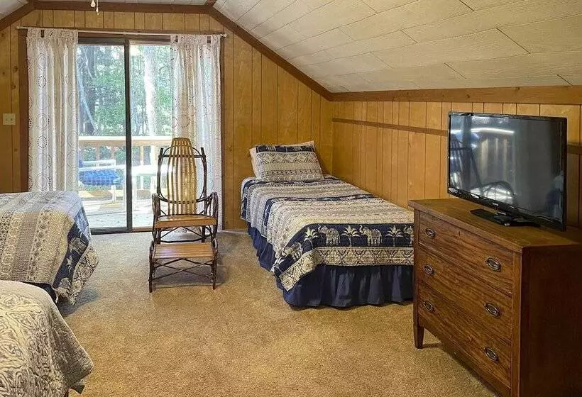 Pet Friendly Lake Norman Cottage: Swim, Boat, Fish