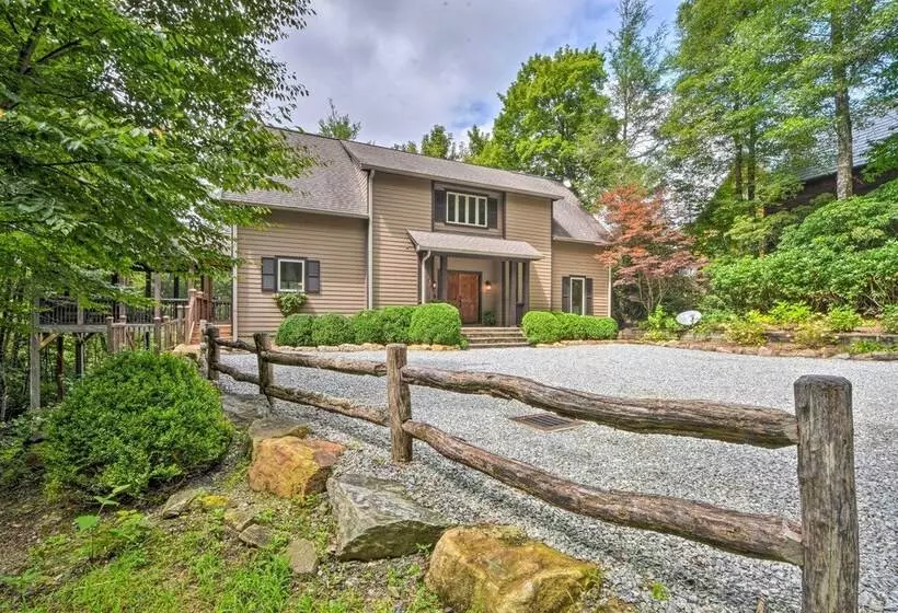 Quiet Riverfront Escape With Deck & Fly Fishing!