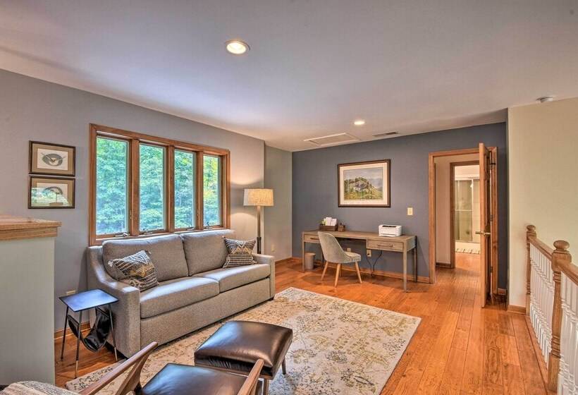 Quiet Riverfront Escape With Deck & Fly Fishing!