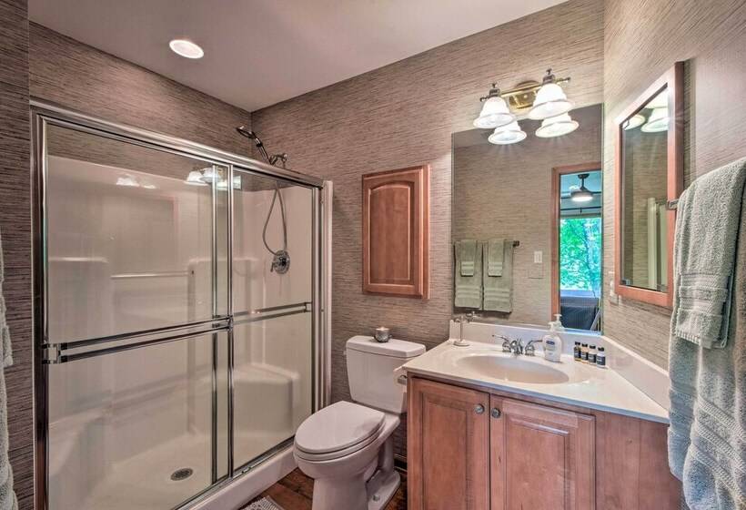 Quiet Riverfront Escape With Deck & Fly Fishing!