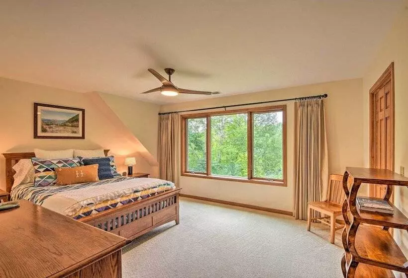 Quiet Riverfront Escape With Deck & Fly Fishing!