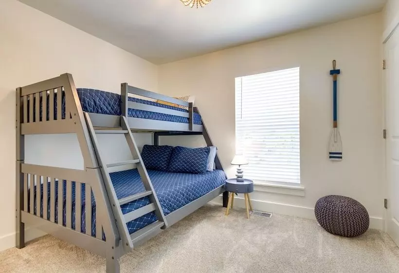 1 Mi To Downtown: Modern Ocean Springs Cottage