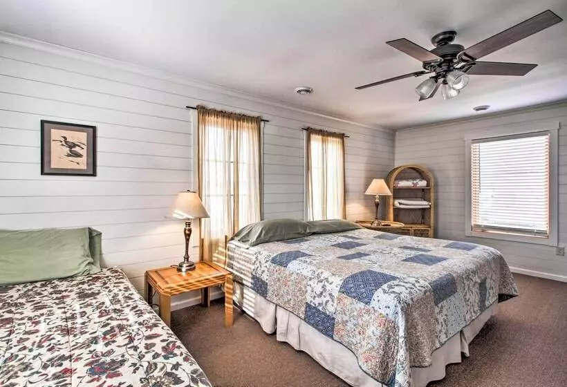 Remote Retreat: Cozy Home W/ Big Pine Lake Access!