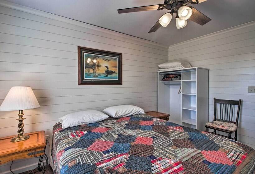 Remote Retreat: Cozy Home W/ Big Pine Lake Access!