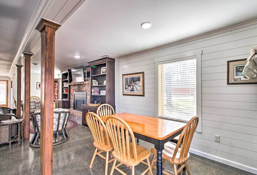 Remote Retreat: Cozy Home W/ Big Pine Lake Access!