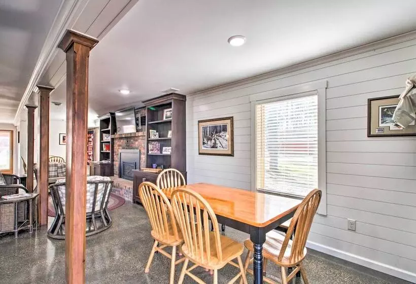 Remote Retreat: Cozy Home W/ Big Pine Lake Access!