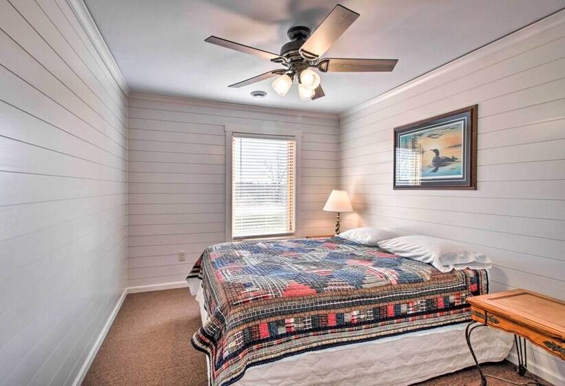 Remote Retreat: Cozy Home W/ Big Pine Lake Access!