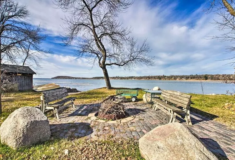 Remote Retreat: Cozy Home W/ Big Pine Lake Access!