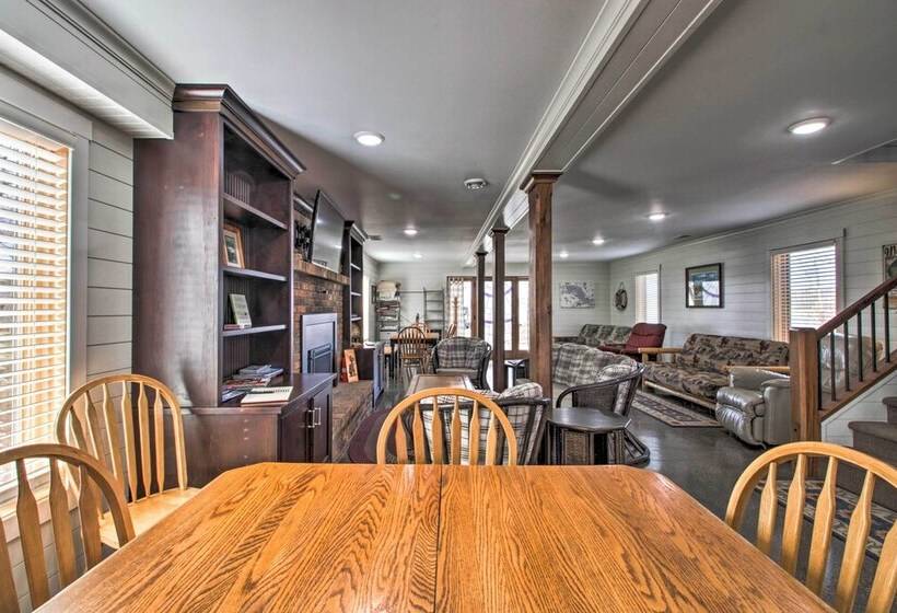 Remote Retreat: Cozy Home W/ Big Pine Lake Access!