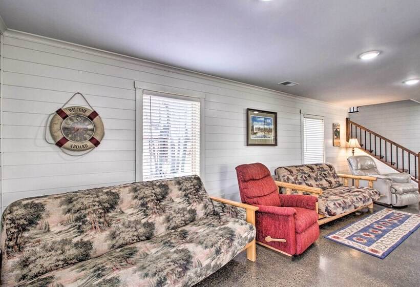 Remote Retreat: Cozy Home W/ Big Pine Lake Access!