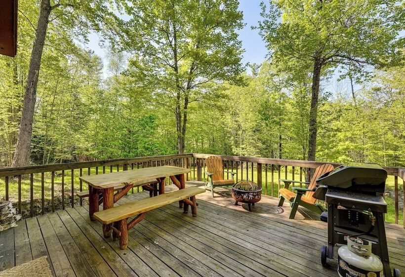 Saranac Lake Cabin W/ Deck: Pets Welcome!