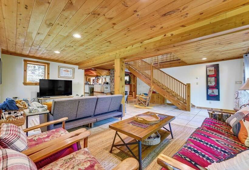 Saranac Lake Cabin W/ Deck: Pets Welcome!