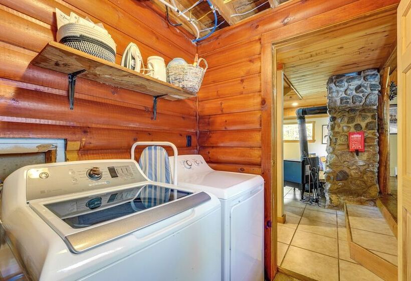 Saranac Lake Cabin W/ Deck: Pets Welcome!
