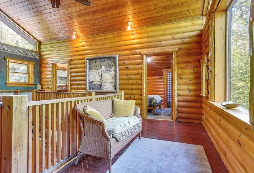 Saranac Lake Cabin W/ Deck: Pets Welcome!