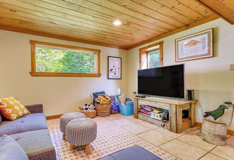 Saranac Lake Cabin W/ Deck: Pets Welcome!