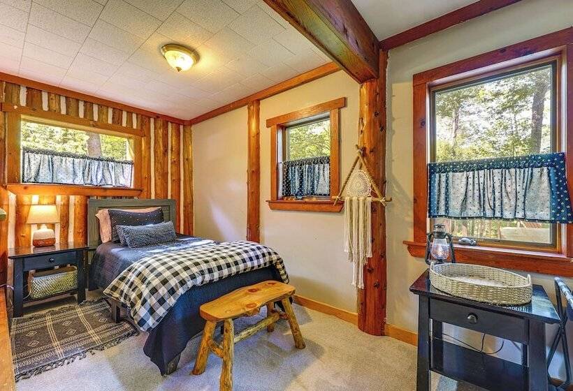 Saranac Lake Cabin W/ Deck: Pets Welcome!