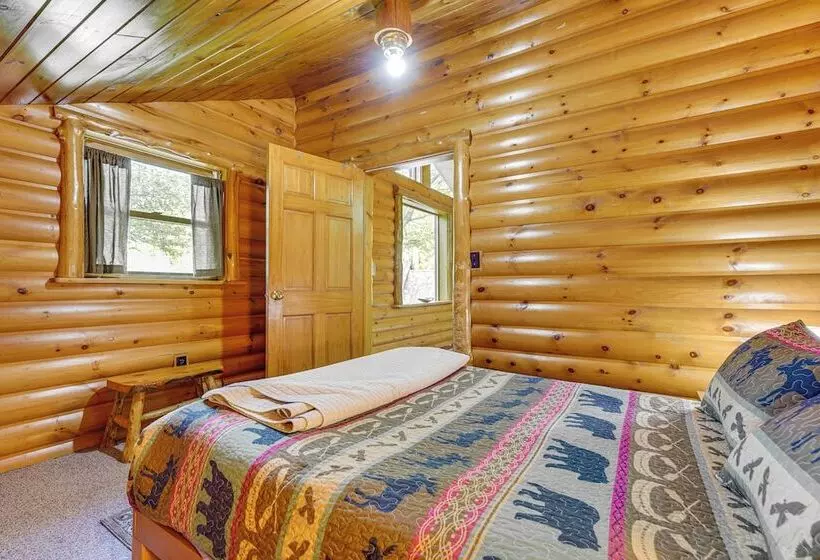 Saranac Lake Cabin W/ Deck: Pets Welcome!