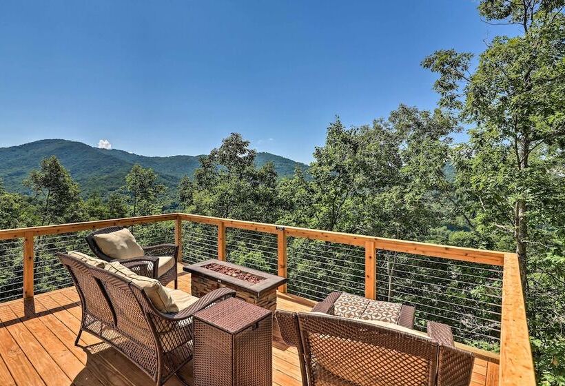 Escape W/ Hot Tub, Mtn Views: 5 Mi To Urban Trail