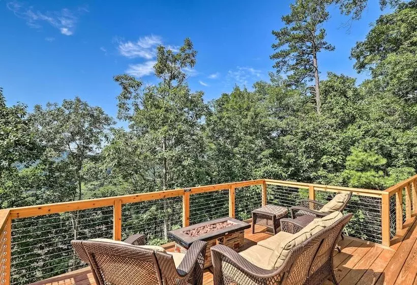 Escape W/ Hot Tub, Mtn Views: 5 Mi To Urban Trail