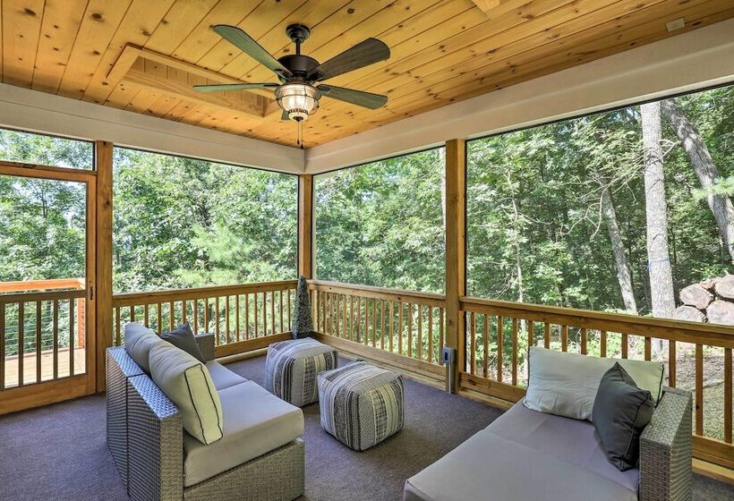 Escape W/ Hot Tub, Mtn Views: 5 Mi To Urban Trail