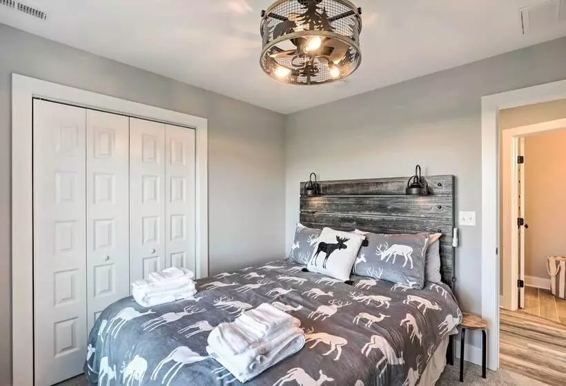 Escape W/ Hot Tub, Mtn Views: 5 Mi To Urban Trail