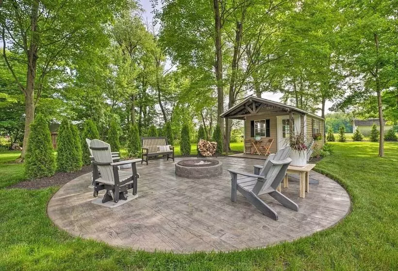 Shipshewana Guest House With Fire Pit!