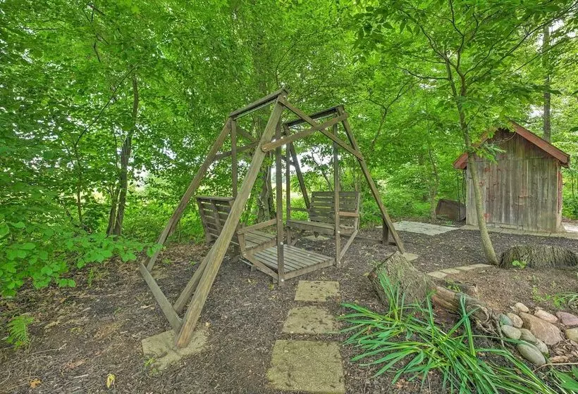 Shipshewana Guest House With Fire Pit!