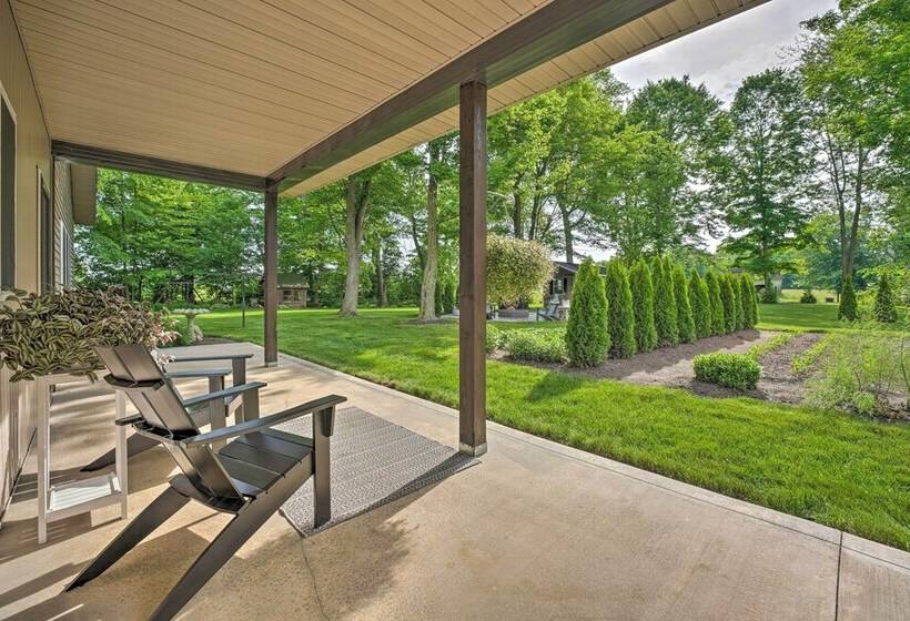 Shipshewana Guest House With Fire Pit!
