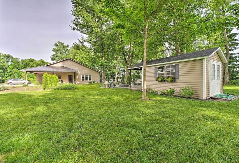 Shipshewana Guest House With Fire Pit!