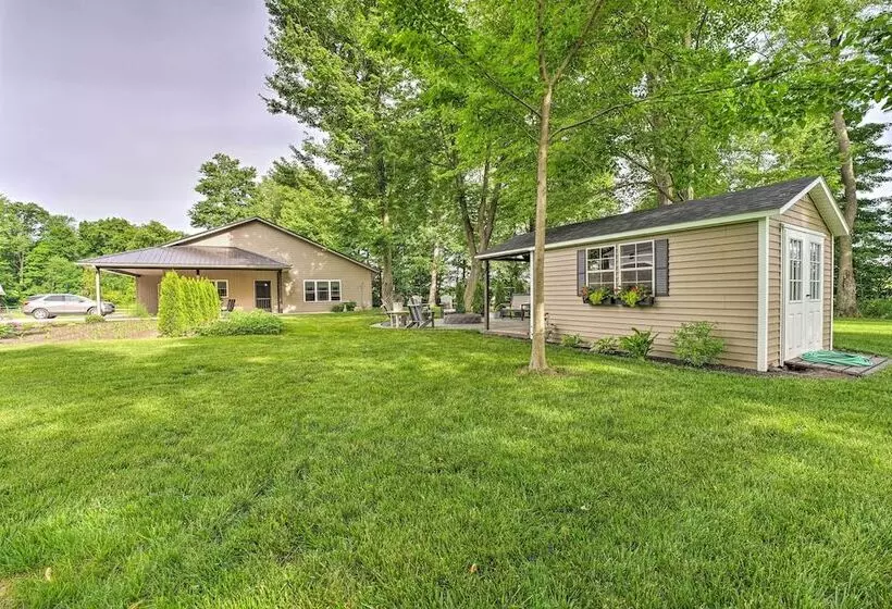 Shipshewana Guest House With Fire Pit!