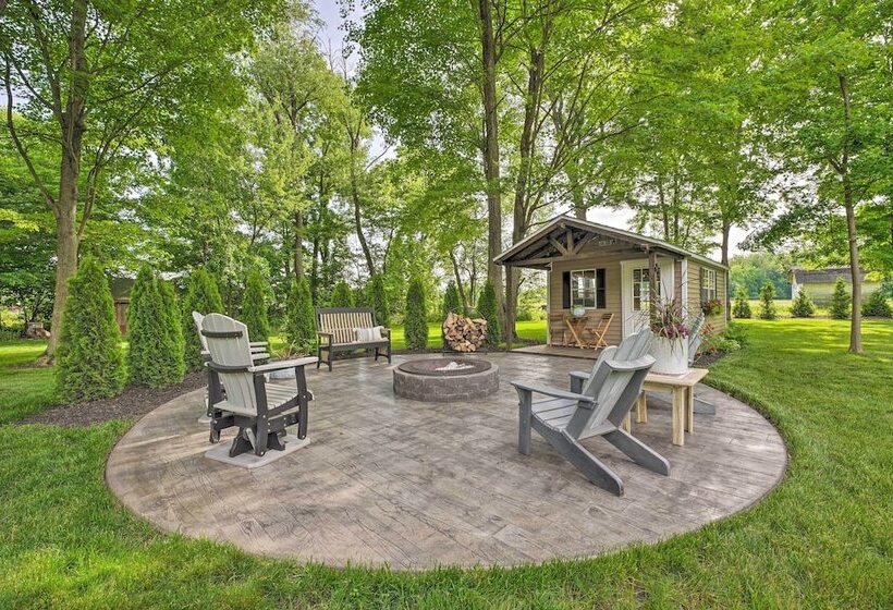 Shipshewana Guest House With Fire Pit!