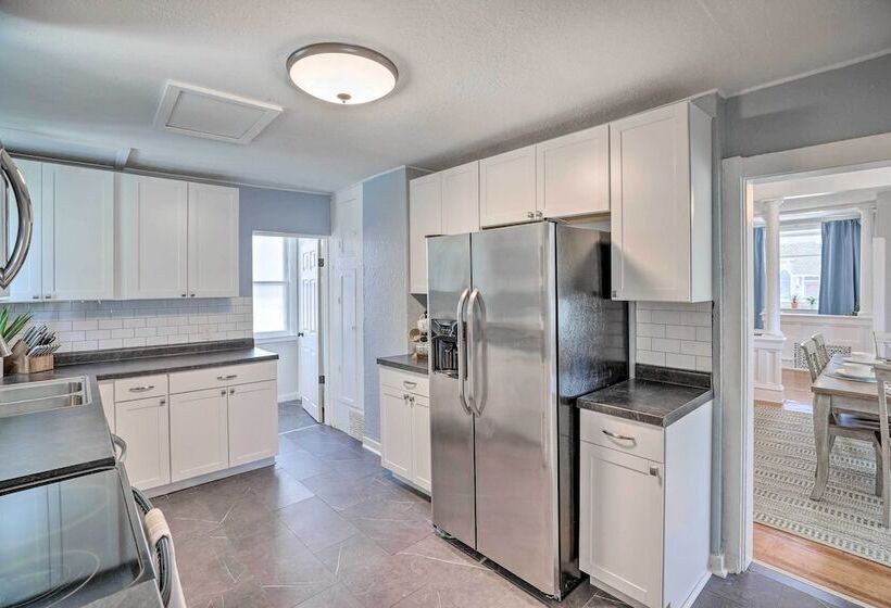 Sioux Falls Abode W/ Fire Pit 1 Mi To Dtwn!