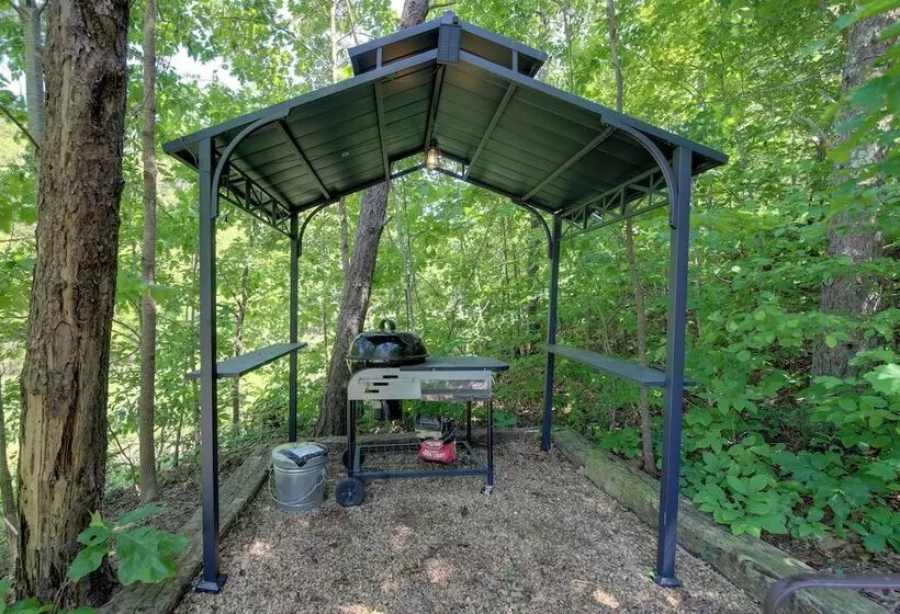 Lakefront Sevierville Cabin W/ Hot Tub & Fire Pit!