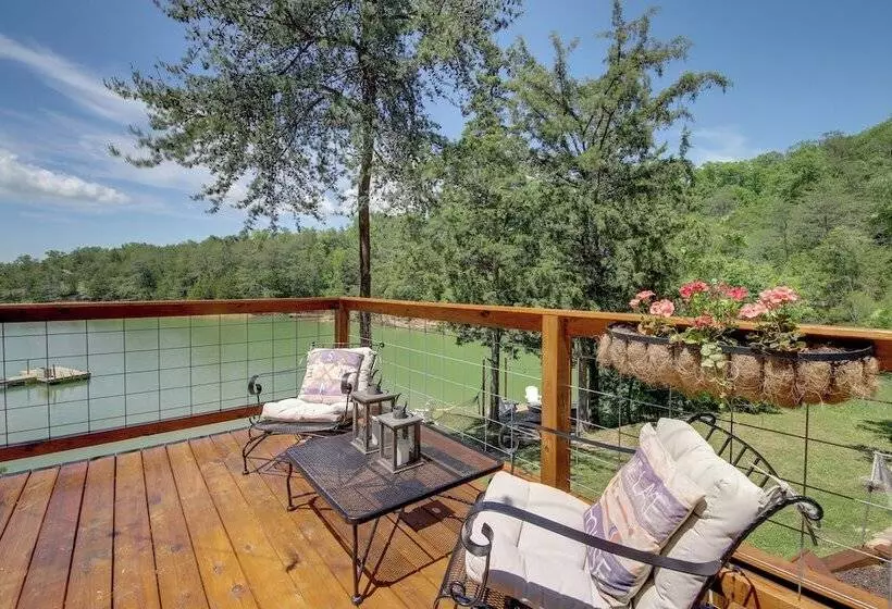 Lakefront Sevierville Cabin W/ Hot Tub & Fire Pit!