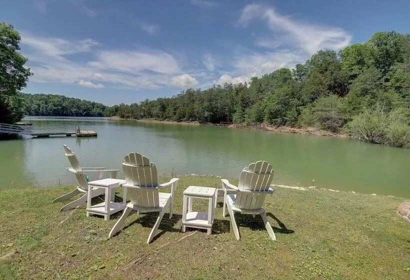 Lakefront Sevierville Cabin W/ Hot Tub & Fire Pit!
