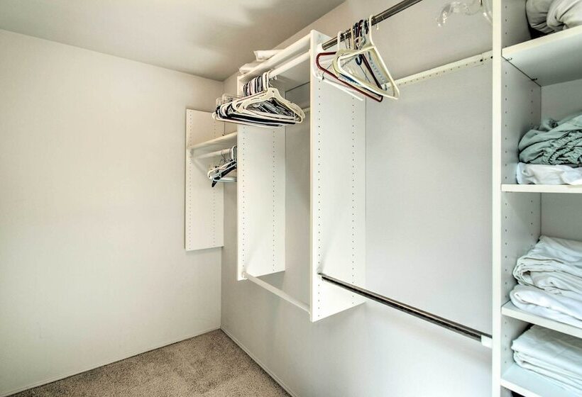 Spacious Family Home On Golf Course: Hike & Bike!