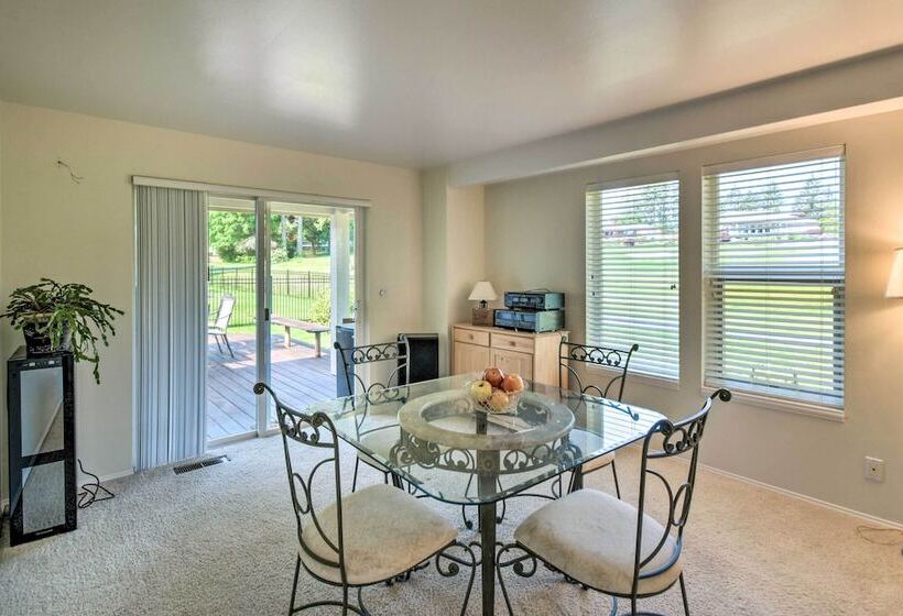 Spacious Family Home On Golf Course: Hike & Bike!