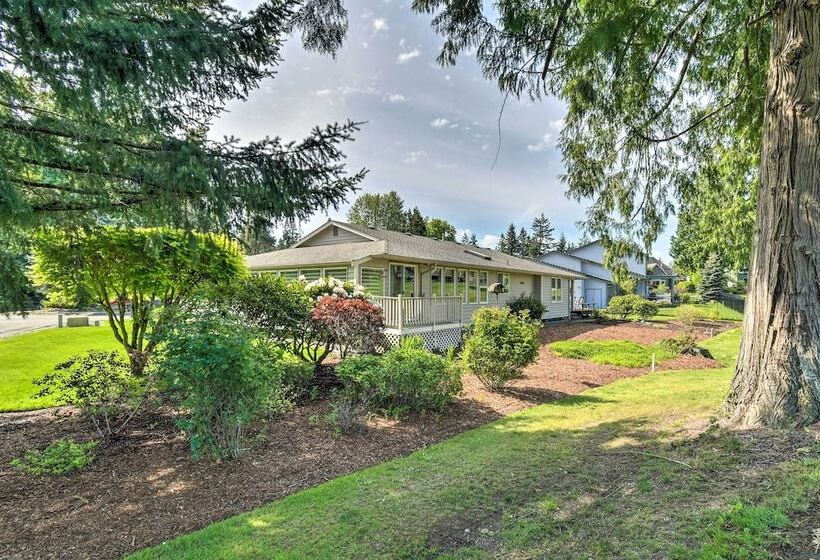 Spacious Family Home On Golf Course: Hike & Bike!