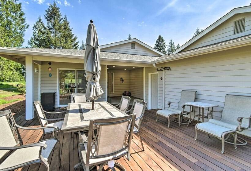 Spacious Family Home On Golf Course: Hike & Bike!