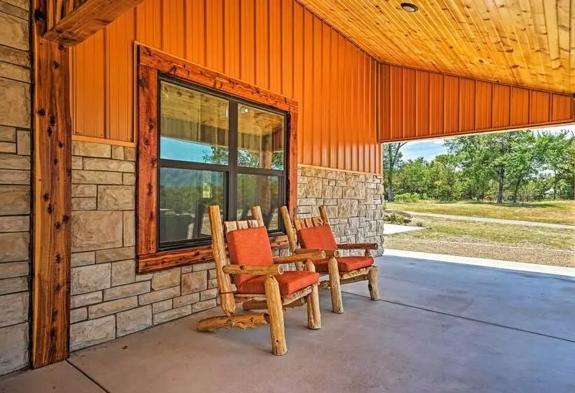 Talihina Retreat W/ Kiamichi River Access!