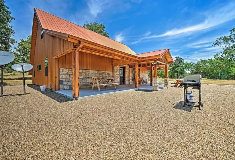 Talihina Retreat W/ Kiamichi River Access!