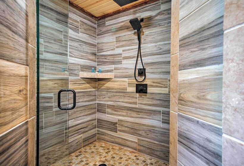 Talihina Retreat W/ Kiamichi River Access!