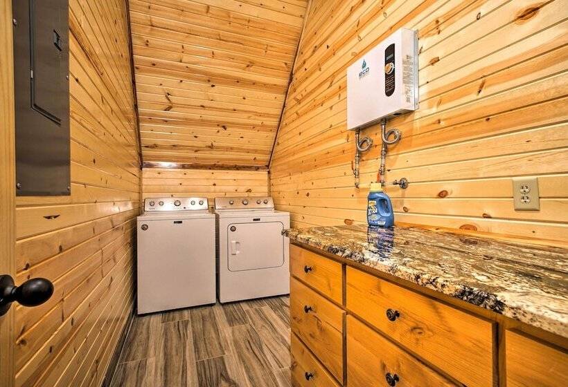 Talihina Retreat W/ Kiamichi River Access!