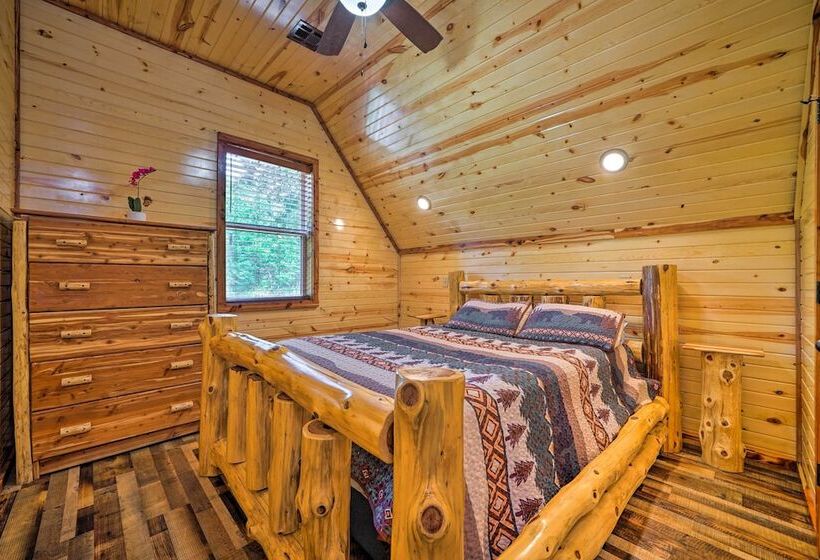 Talihina Retreat W/ Kiamichi River Access!