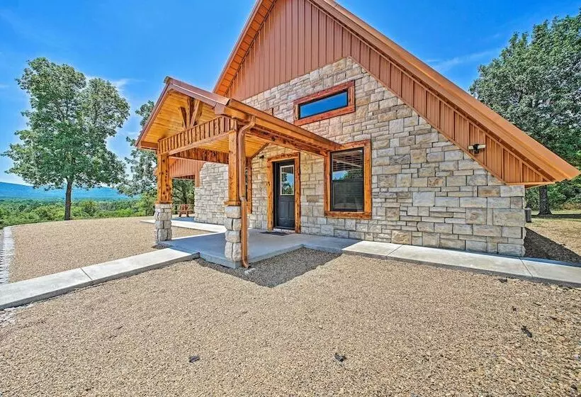 Talihina Retreat W/ Kiamichi River Access!