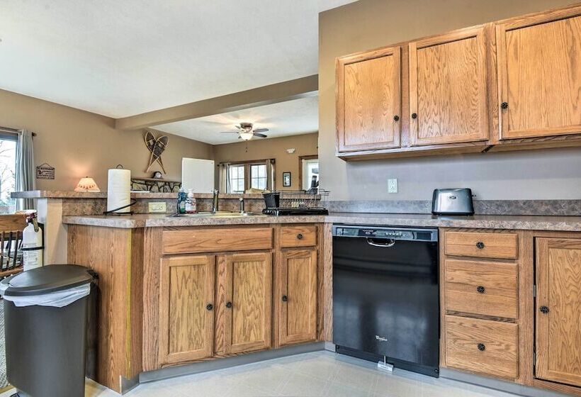 Tannersville Cozy Home W/ Deck, 1 Mi To Camelback!