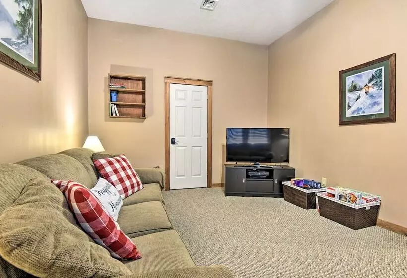 Tannersville Cozy Home W/ Deck, 1 Mi To Camelback!