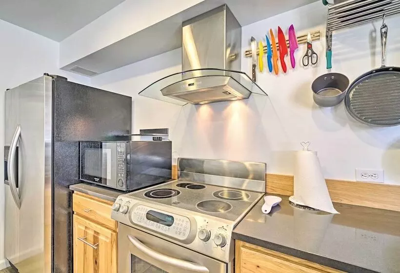 Updated Rustic Retreat Cabin: Walk To Payette Lake