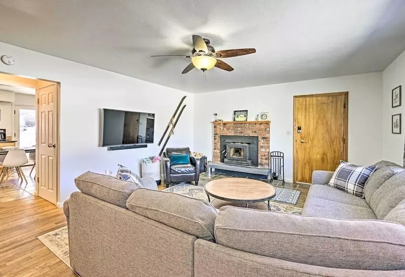 Updated Rustic Retreat Cabin: Walk To Payette Lake