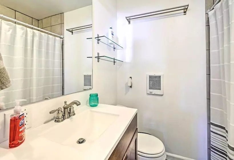 Updated Rustic Retreat Cabin: Walk To Payette Lake